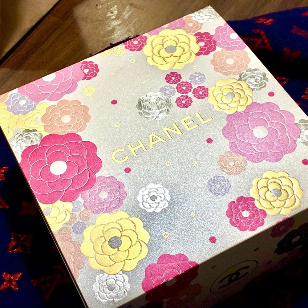 CHANEL 2026 Ltd Edition Beautiful Floral Gift  Box in Pink, Yellow,Gold & Silver